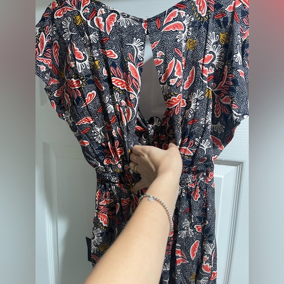 Adorable Dondi Navy Blue Print Romper perfect for your next vacation or summer - Picture 4 of 5